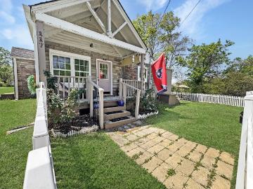 117 Cedar St