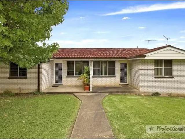 1/17 Curtis Street, ARMIDALE Apartment for rent Listed by Pro.