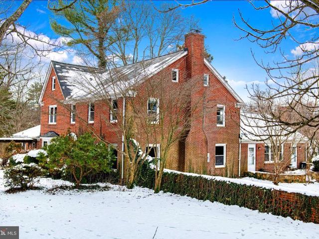 117 and 118 Foxridge Drive