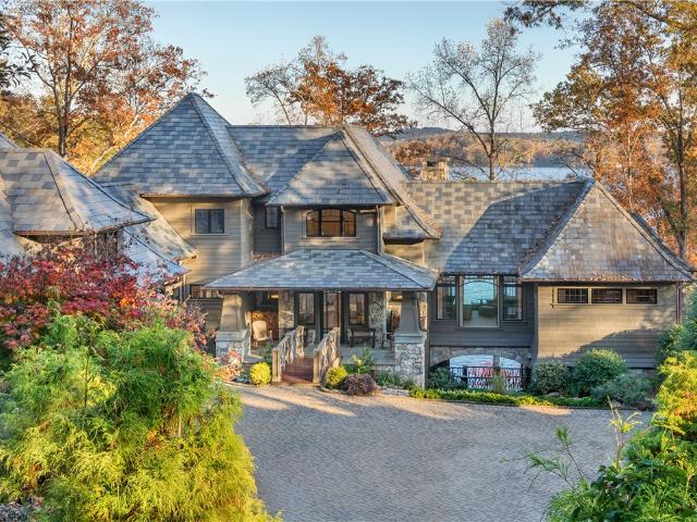 117 E Fort George Way