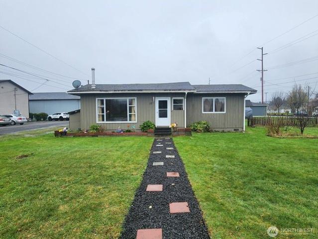 117 J St, Cosmopolis, WA 98537