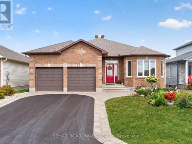 117 Johanna Street, Mississippi Mills, ON, K0A 1A0 house for sale | Listing ID X13766 | Royal LePage