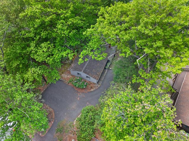117 Lake Shore Drive W