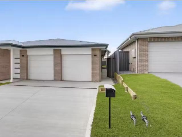 1/17 Livistona Drive, LOCHINVAR Apartment for rent Listed by.