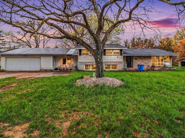 117 N Apple Street