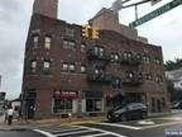 117 S Washington Ave #9, Bergenfield, NJ 07621