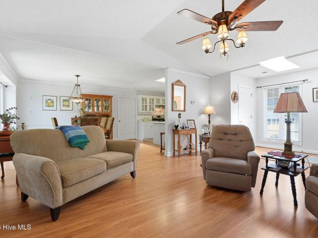 117 Sandham Court