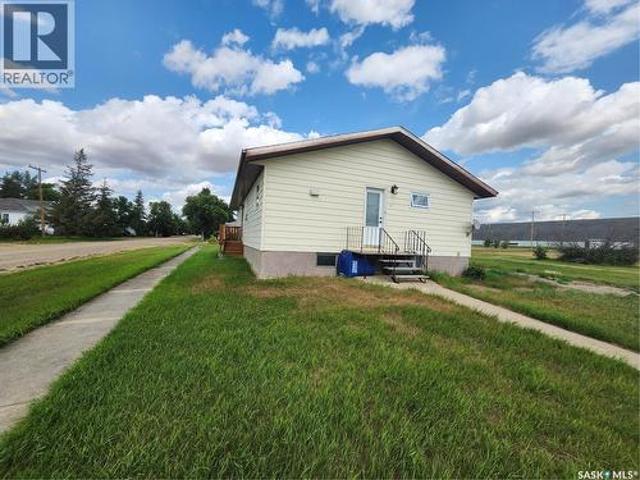 117 Railway Avenue, Prelate, SK, S0N 2B0 house for sale | Listing ID SK046093 | Royal LePage