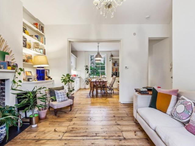 117 Richmond Avenue, Angel, London, N1 0LR, United Kingdom | 2 bed duplex for rent #140657818 | Rentberry