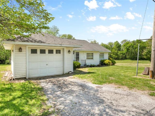 117 West St, Sorento, IL 62086 | MLS #26025
