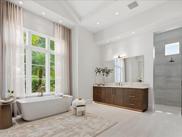 117 West St, Naples, FL 34108 | MLS #226009