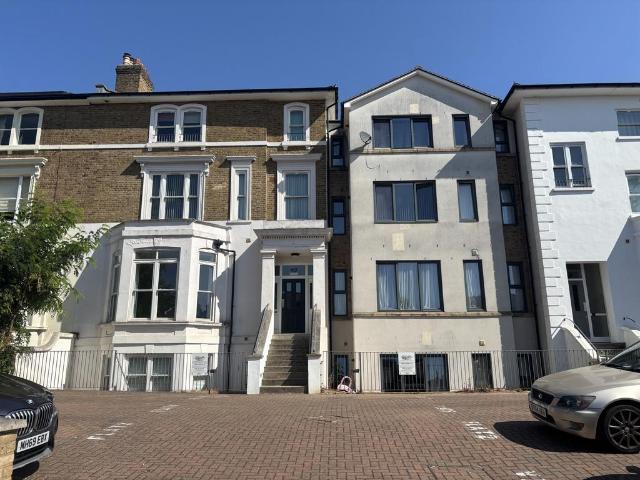 117 Widmore Road, Bromley, Bromley. 2 bed apartment to rent £1,750 pcm £404 pw