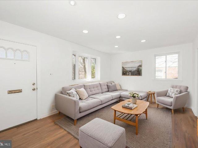 11852 Huggins Dr, Silver Spring, MD 20902 | MLS #MDMC2223