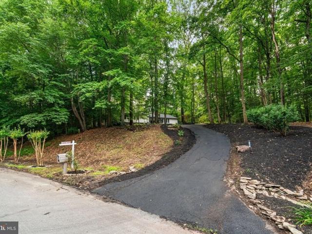 1185 Harbor Oak Dr, Crownsville, MD 21032