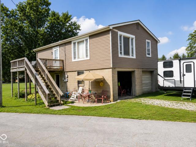 1185 W Country Club Road