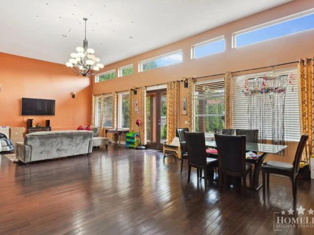 11860 75A Ave — Spacious 5 Bed Family Home in North Delta