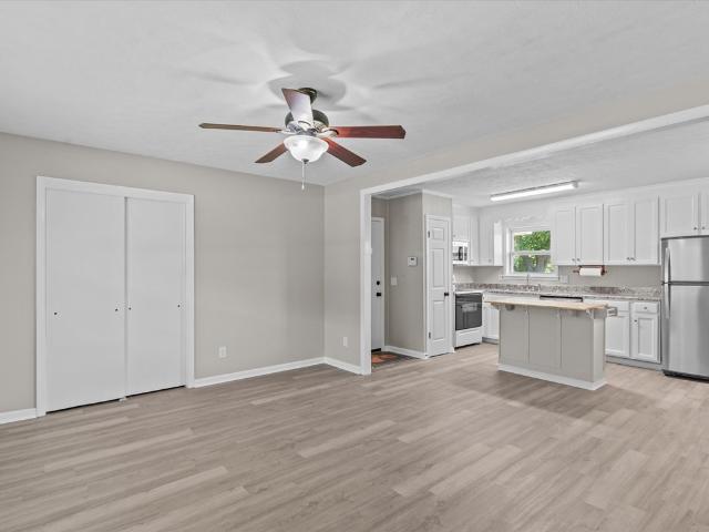 11886 N State Highway 27