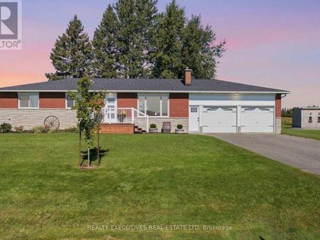 11895 Cloverdale Road, North Dundas, ON, K0C 2K0 house for sale | Listing ID X13829 | Royal LePage