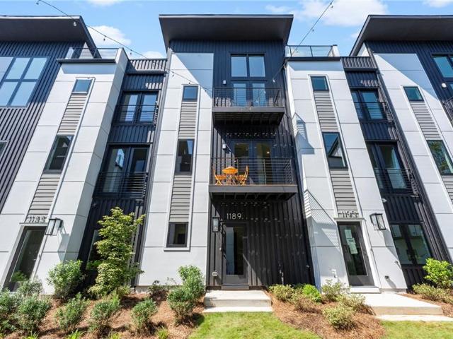 1189 Frederick Walk