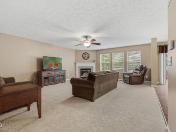 11809 Holbrook Close