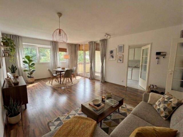 1180! Entzückende 2 Zimmer Wohnung mit Loggia, Balkon und Garagenplatz in begehrter Währinger Lage! Befristet vermietet!