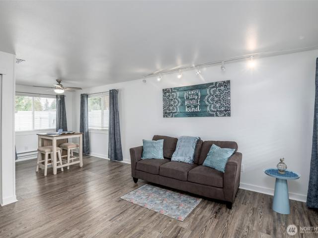 11811 SE 318th Place