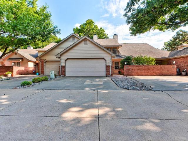 11819 Red Oak Way