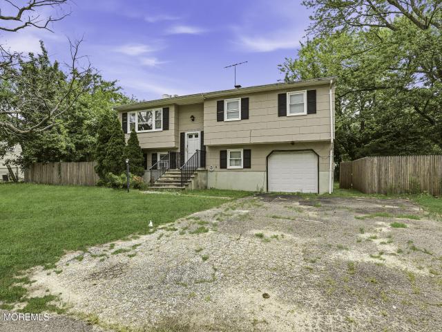 1181 Manor Drive
