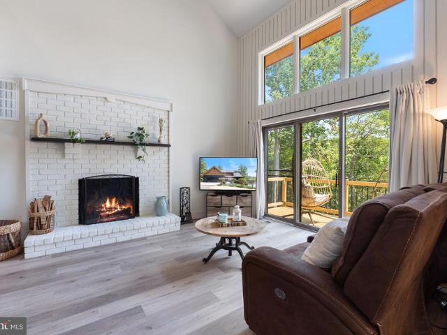 11821 Highview Circle