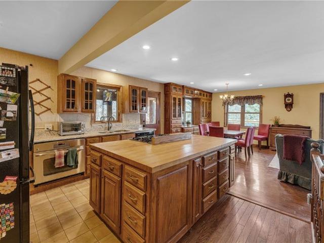 11836 White Oak Dr, Garfield, AR