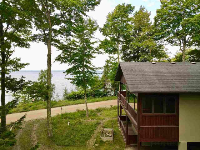 11838 Lakeshore Drive, Charlevoix, US, MI