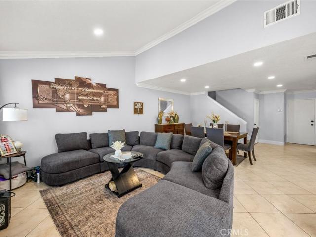 1183 Mountain Gate