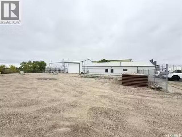 118 & 122 Perkins Street, Estevan, SK, S4A 2K1 commercial fo.