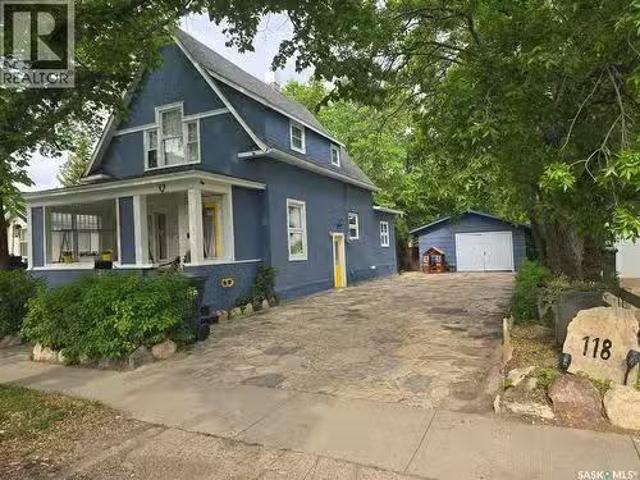 118 9Th Street, Weyburn, SK, S4H 1E7 house for sale Listing.