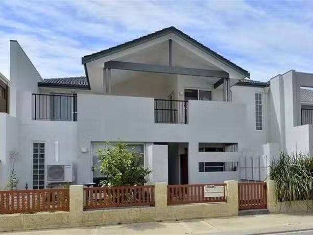 1/18 Cottage Street, Mandurah, WA 6210