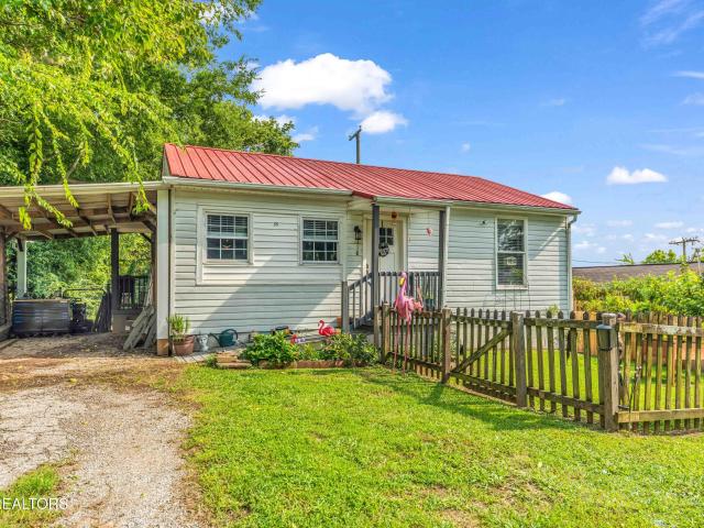 118 Cedar Ave