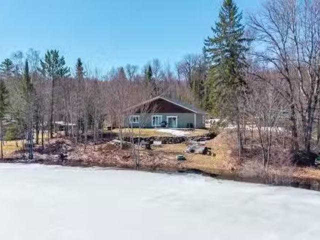 118 Ch. De La Baie Claire, La Macaza, QC, J0T 1R0 house for.