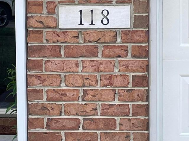 118 Back Stretch Drive