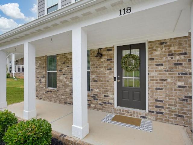118 Greenbrier Way