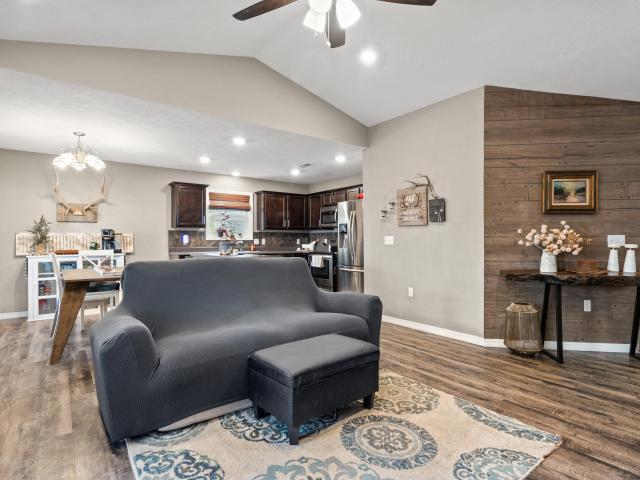 118 Deauville Court