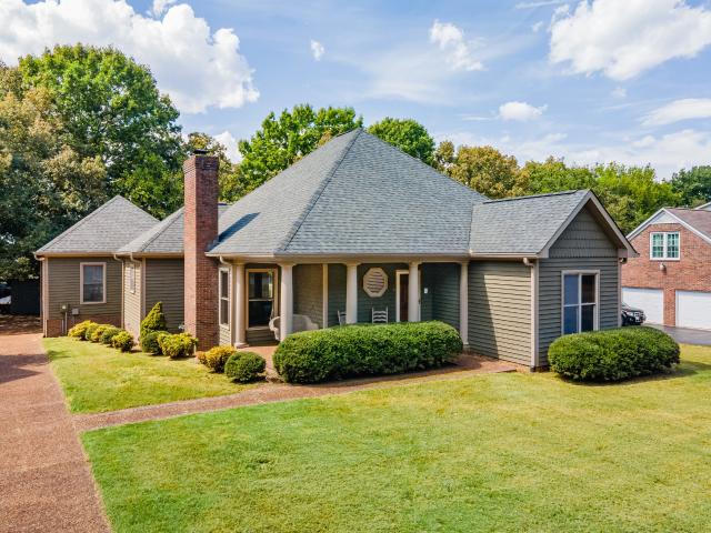 118 Deerfield Dr