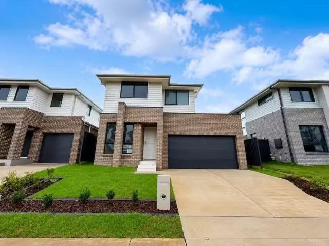 118 Fourth Avenue, Austral House for rent Listed by tony Zh.