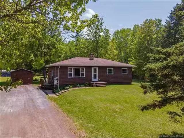 118 Knightville Rd, Smiths Creek, NB, E4G 2N8 house for sale.