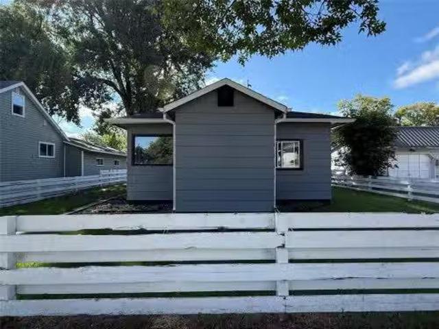 118 Hampton Street W, Macgregor, MB, R0H 0R0 house for sale.