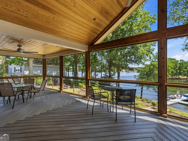 118 Hickory Point