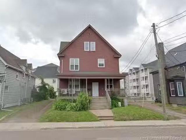 118 Highfield St, Moncton, NB, E1C 5N7 commercial for lease.