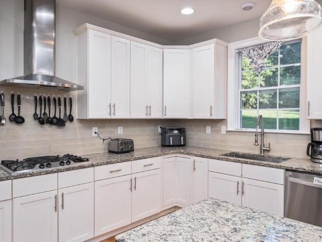118 Logan Dr