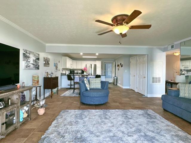 118 Lookout Dr