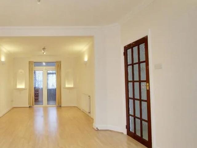 118 Landseer Avenue, London, E12 6HR, United Kingdom | 3 bed townhouse for rent #137644772 | Rentberry