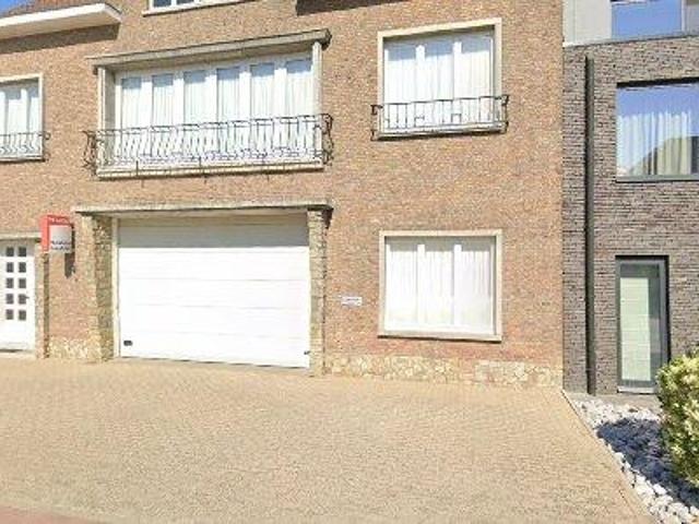 118 m2 apartment for rent in Putte